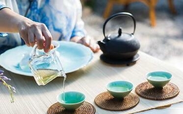 茶疗养生：古人的智慧与现代健康
