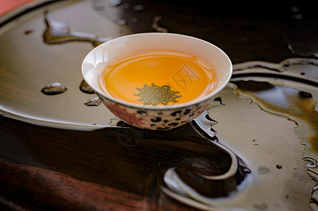茶香四溢，养生之道：古法茶艺，品味人生